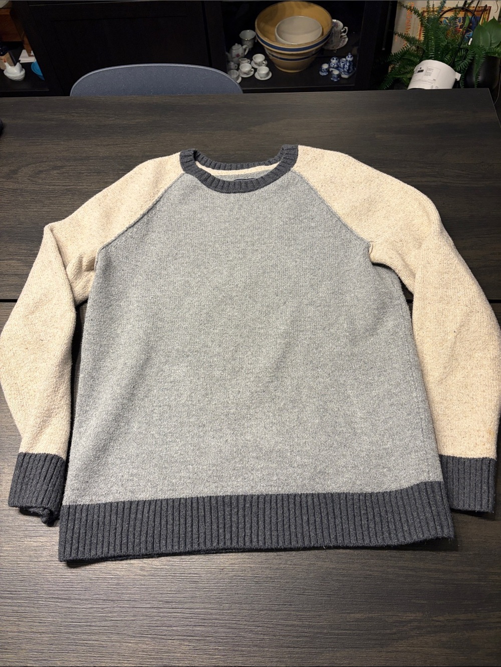 Abercrombie & Fitch Vintage Y2K Colorblock Raglan Crewneck Sweater Gray Cream M